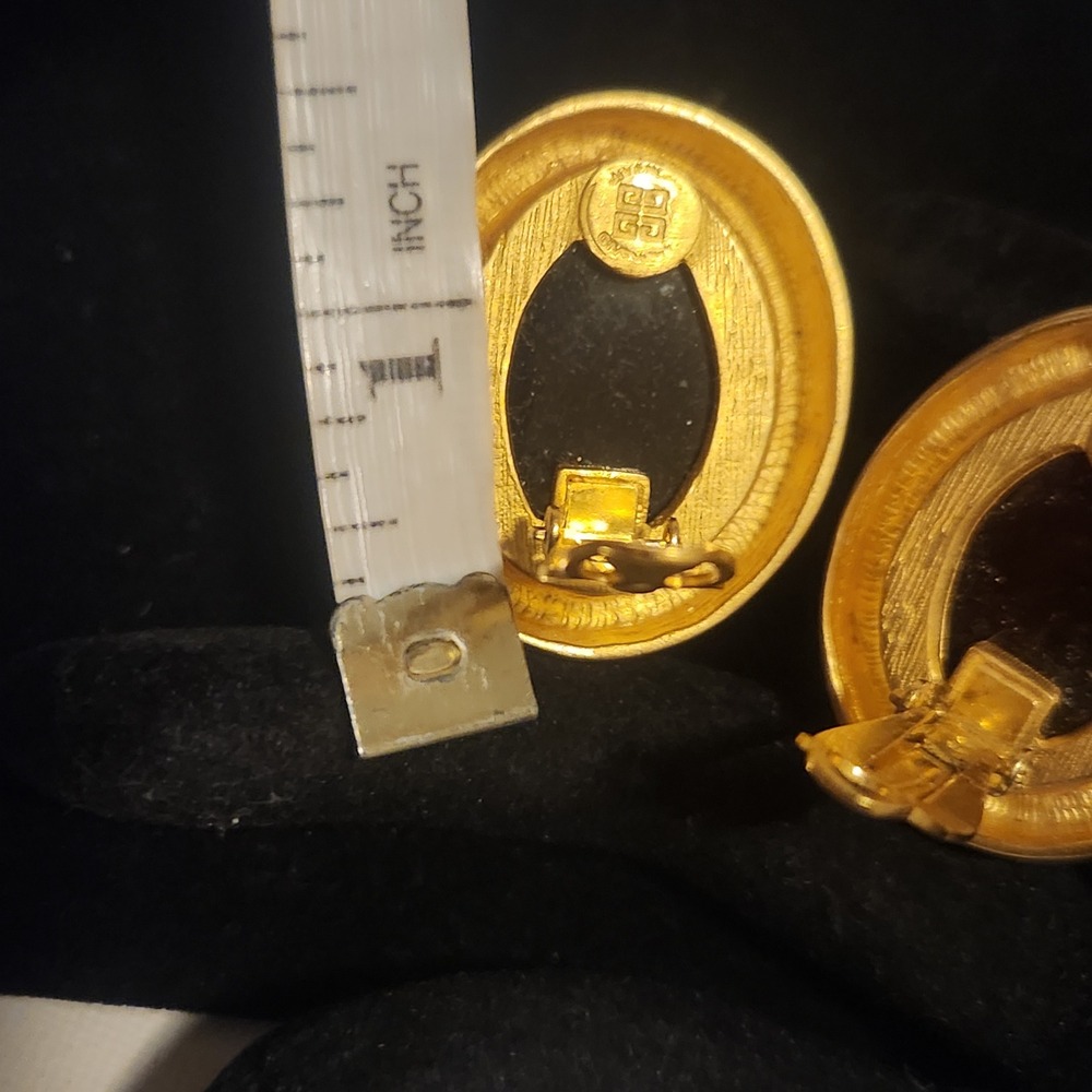 Givenchy Vintage Gold Tone Oval Amber Resin Cabochon Clip On Earrings Logo 4G - Picture 7 of 15